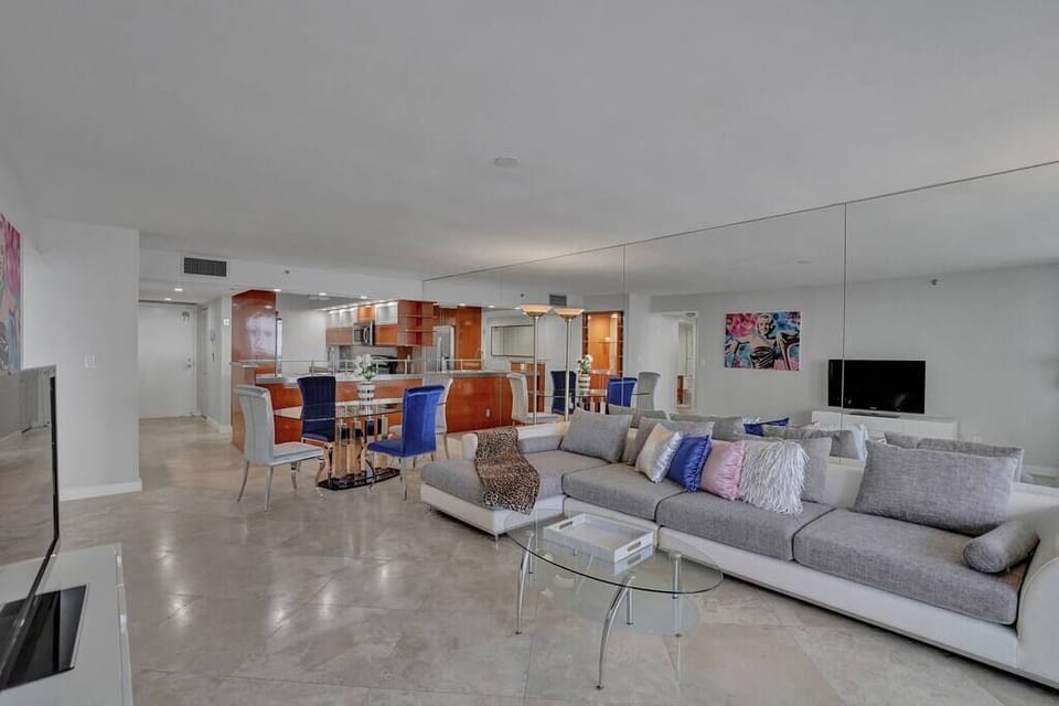 Dining area for 4, living room, Roku streaming tv, balcony access