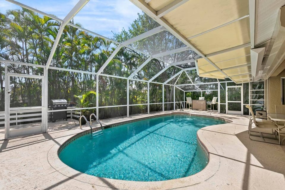 Pool/lanai area 