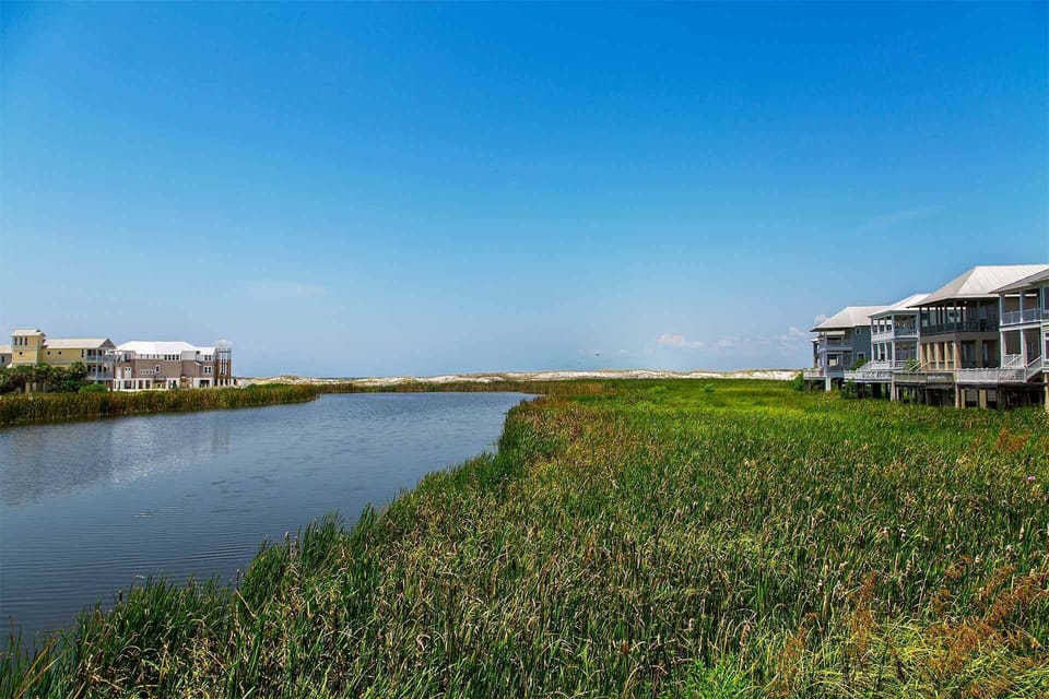 Destin Pointe Lake