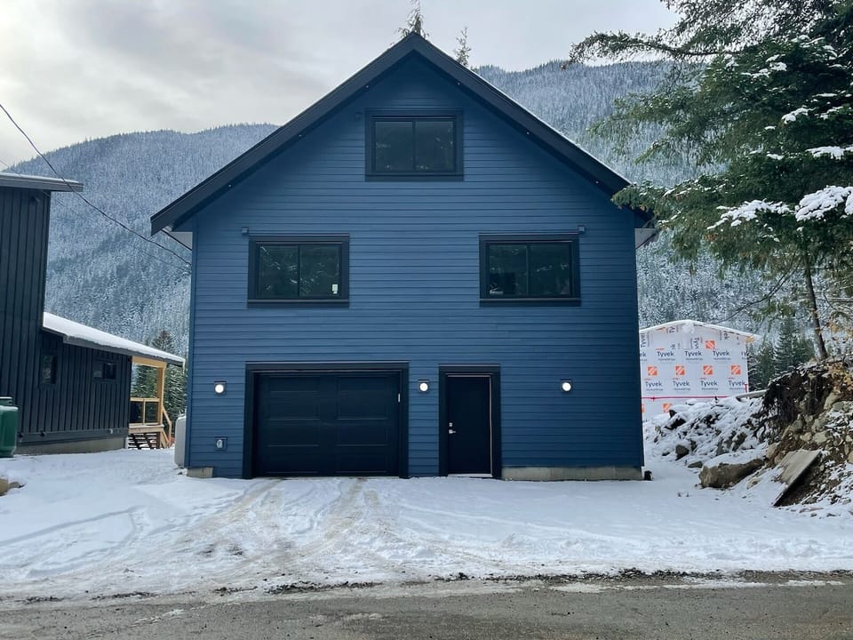 Full-size, heated garage, perfect for loading/unloading gear, kids