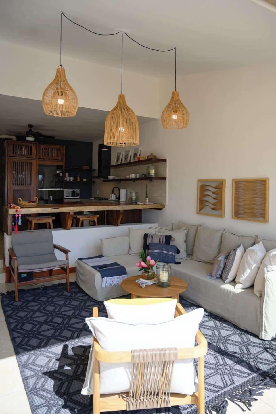 Ceiling fans and natural airflow for a breezy stay

