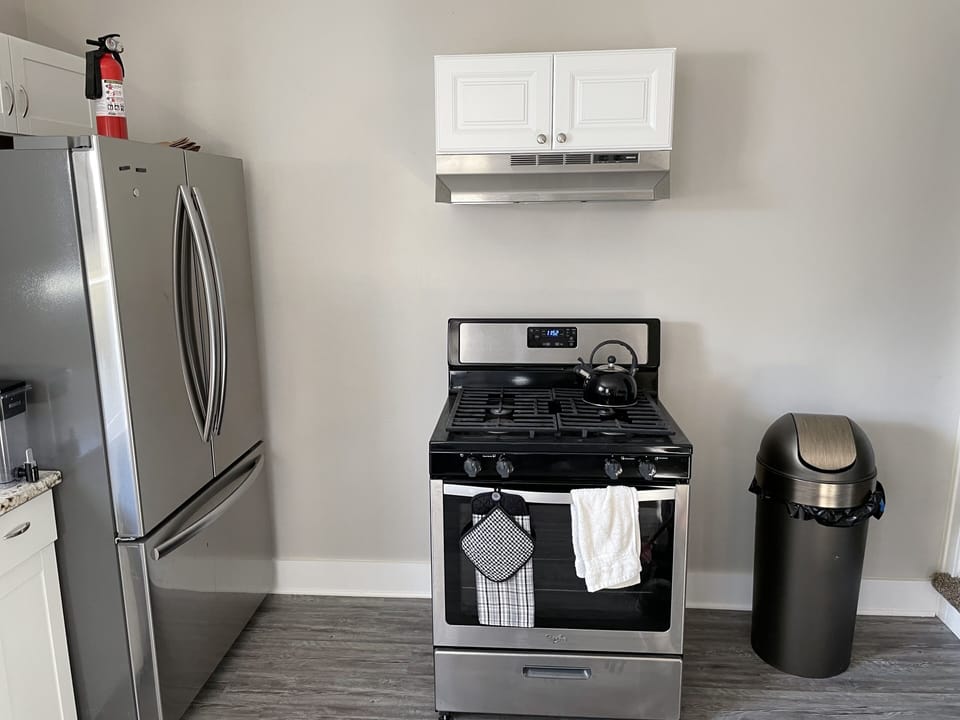 Gas stove and huge fridge