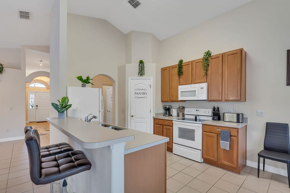 full kitchen