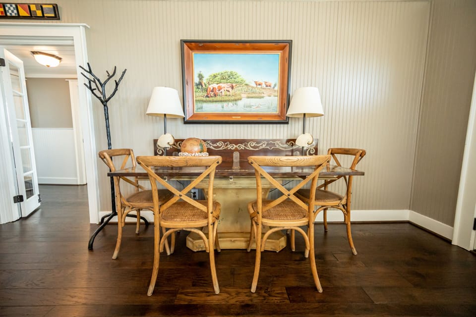 dining table seats 4 