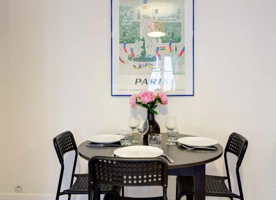 Enjoy dinner or write postcards here!