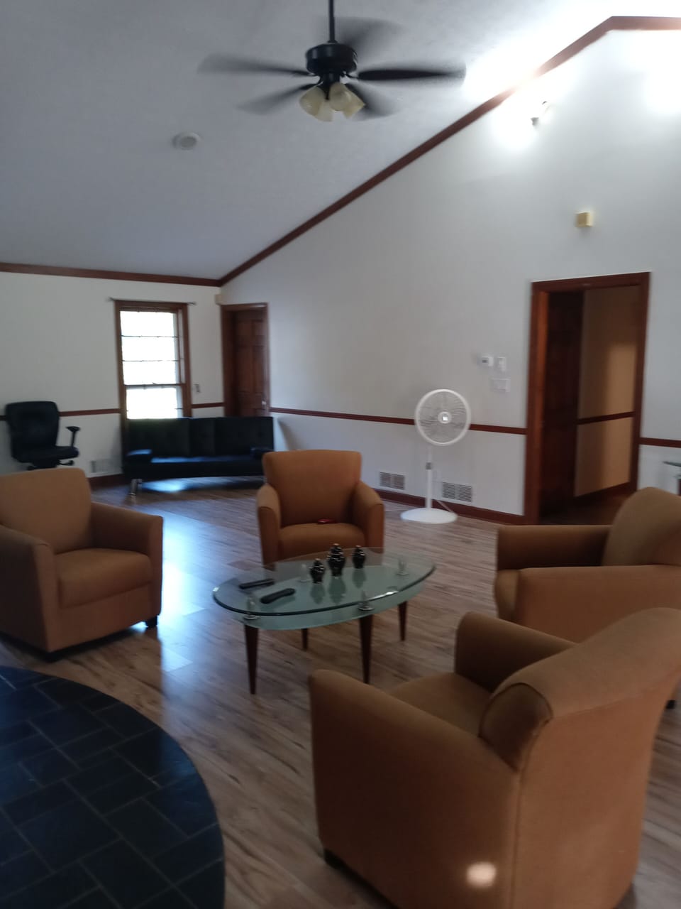 Spacious living room with Fire place