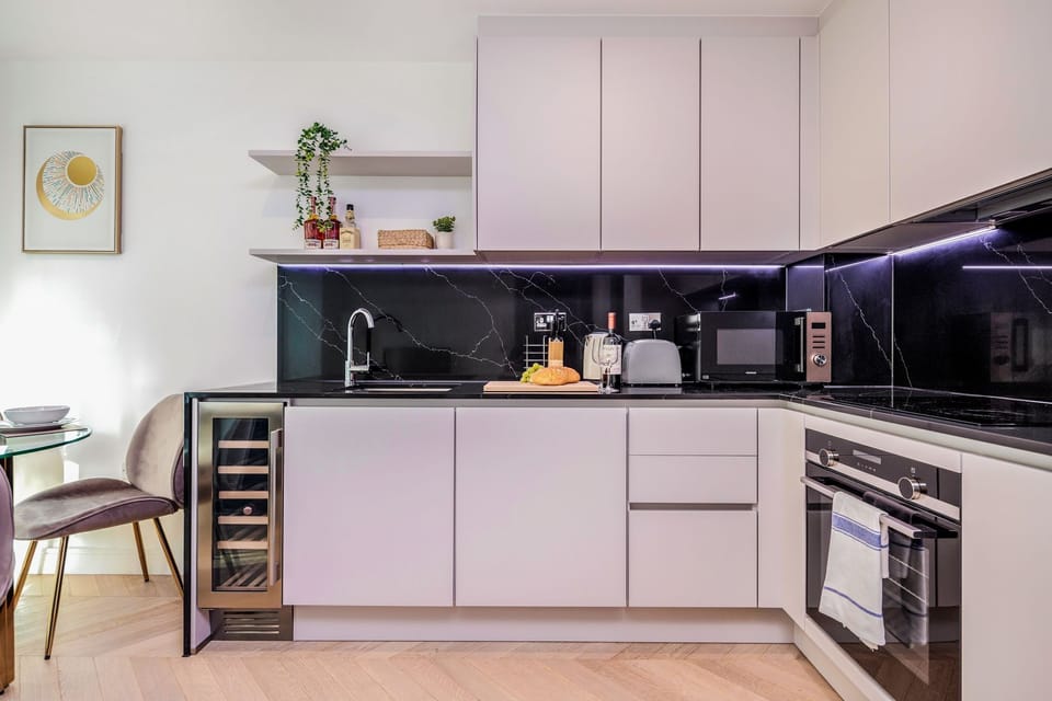 Fully equipped kitchenette with dishwasher, oven and microwave