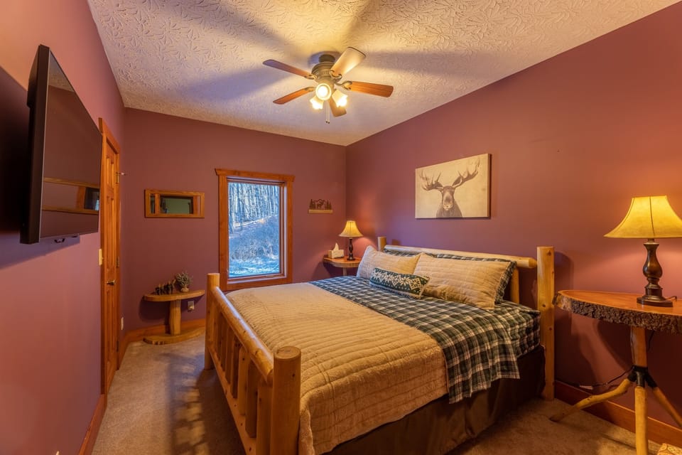 The Moose Room (King), 43" smart TV