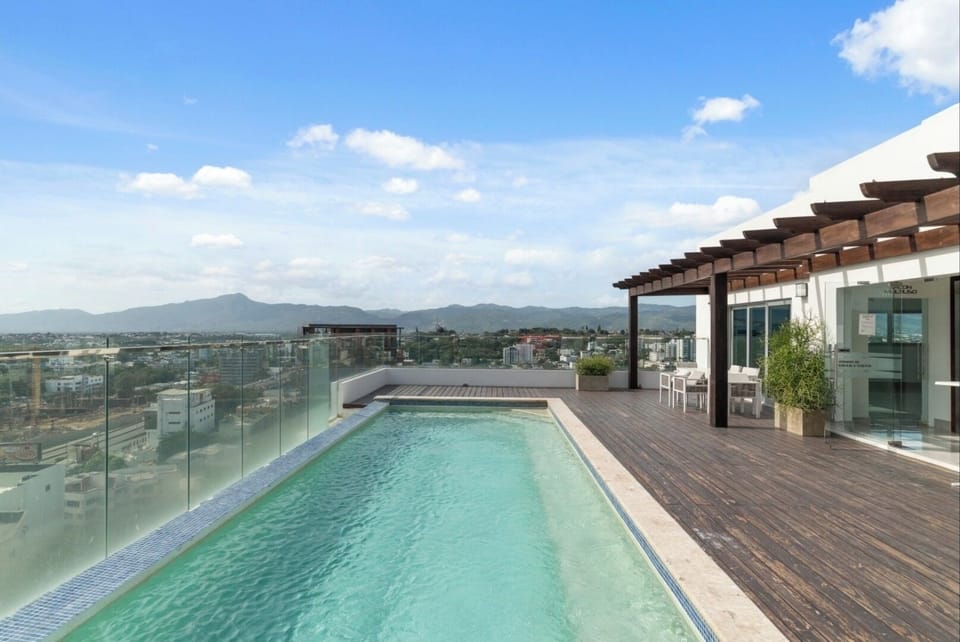 Roof top pool