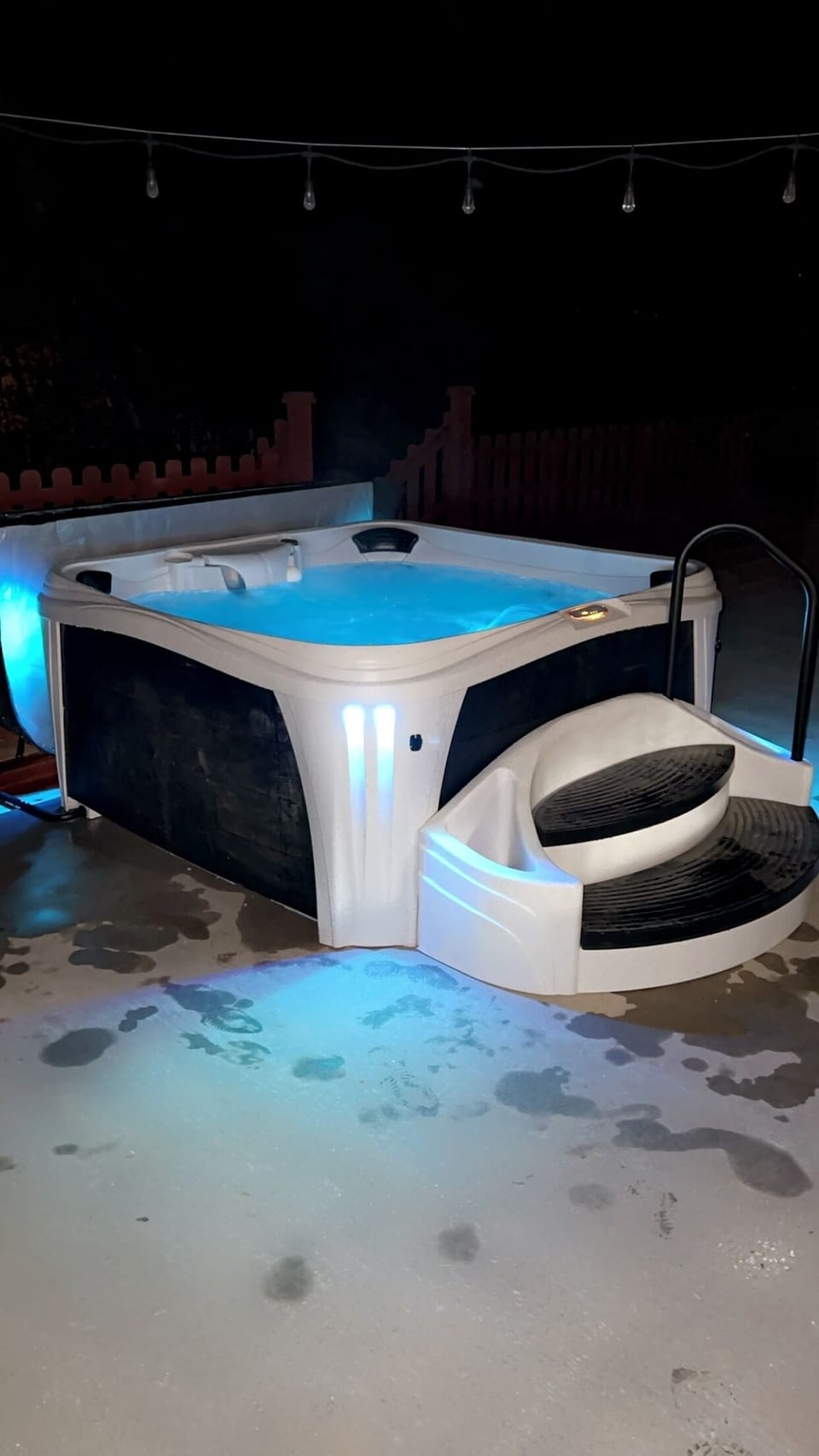 Enjoy an evening in the hot tub! 