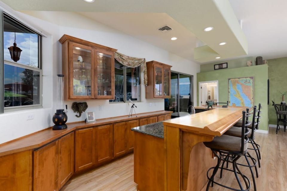 wet bar