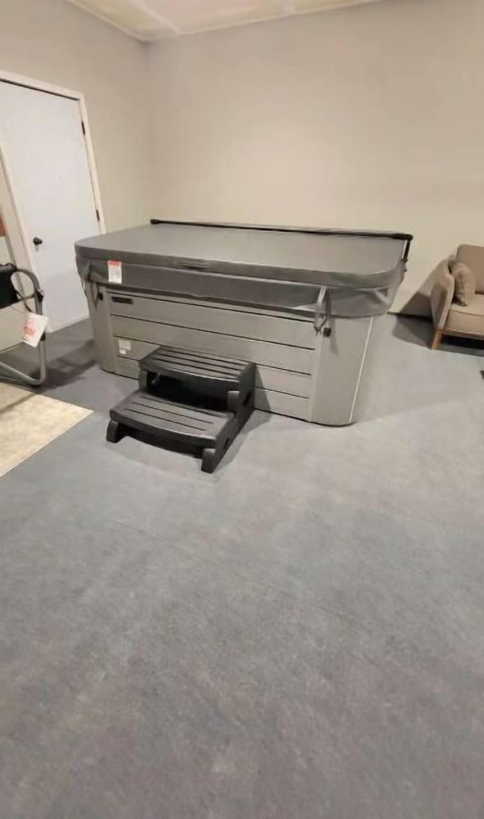 Game room.table,sectional,TV, hot tub, pool table/table tennis, darts, bsktball