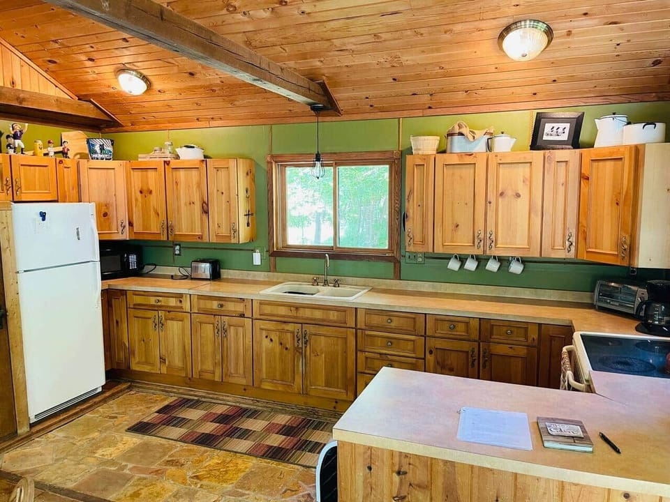 Fully functioning kitchen.