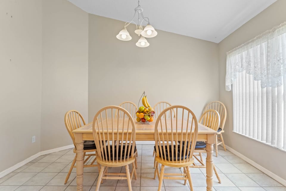 Informal dining room next to the kitchen sits 6
