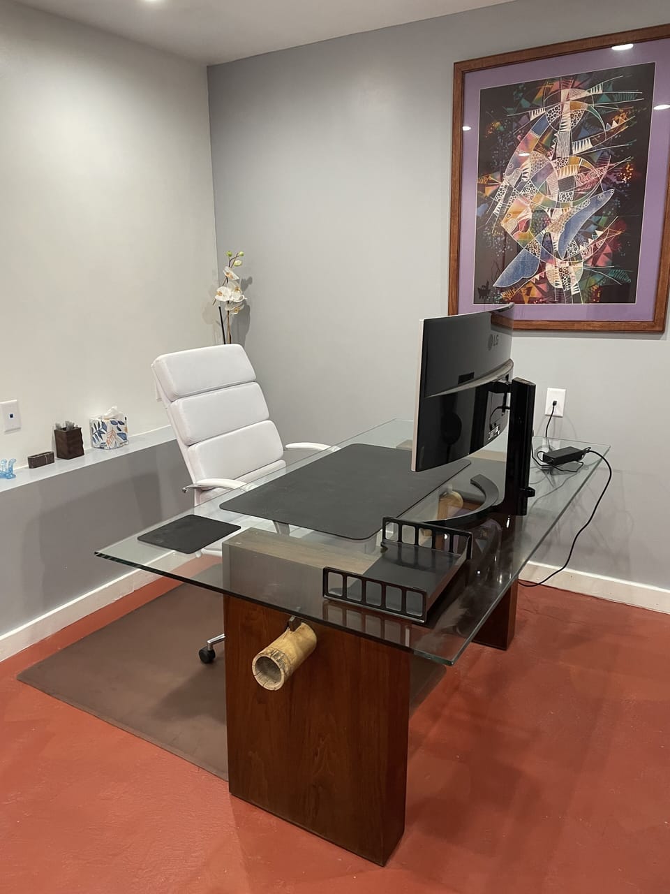 Ground floor office for rent ,available upon request.