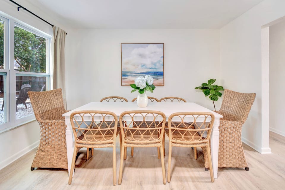 The dining table can seat up to 8. 