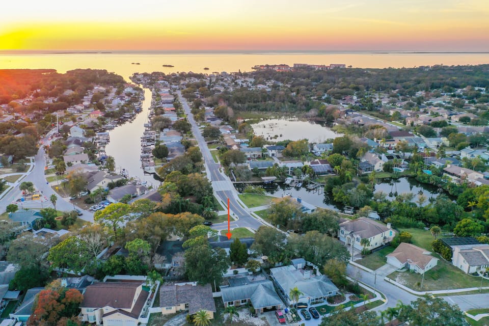 The home is in an active, waterfront community near Pinellas trail