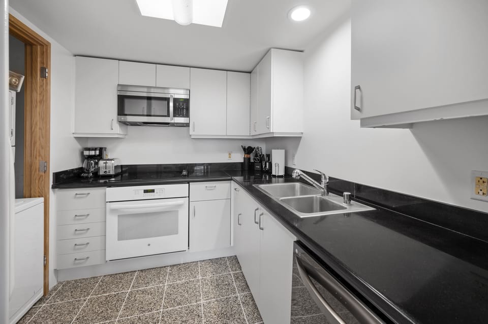 Fully equipped kitchen
