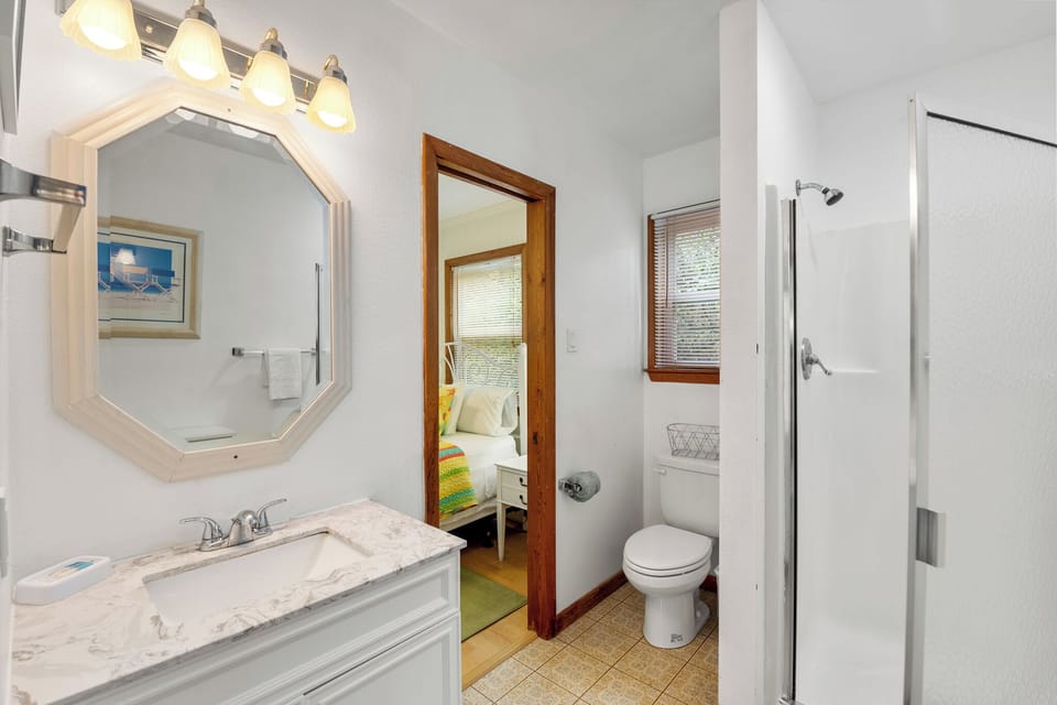 DU101: Easy Breezy | Mid Level BR1/Hall Bath