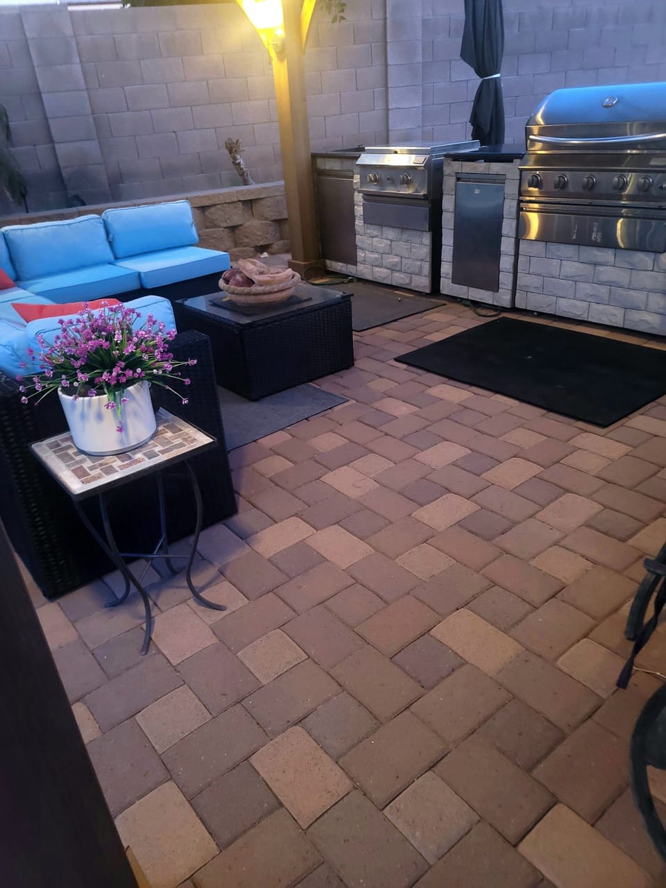 outdoor kitchen