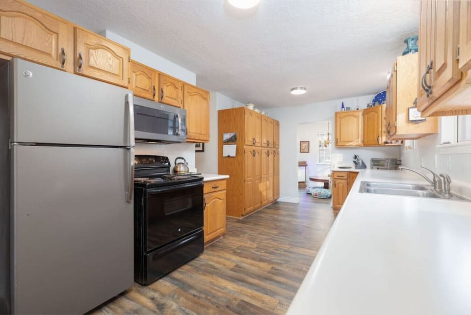 Spacious Kitchen