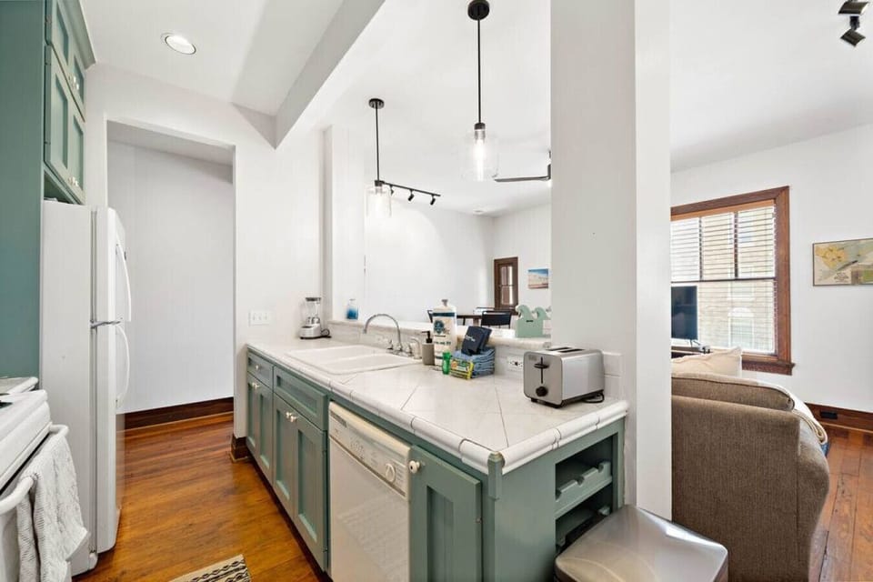 A kitchen perfect for preparing meals for the family!