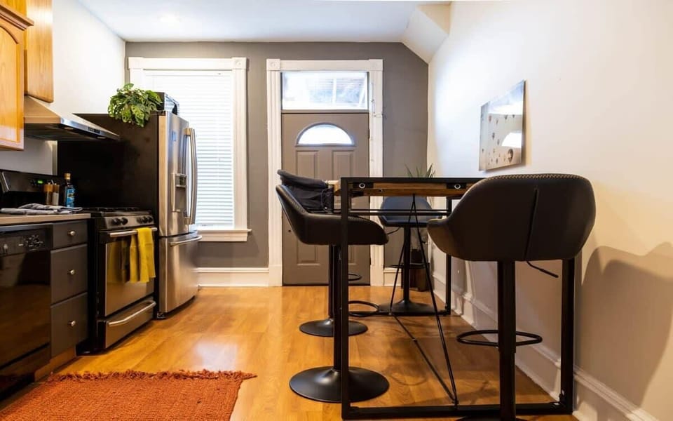 Eat-in Kitchen Table seating for 4 guests plus a portable hook-on-highchair for the little travels