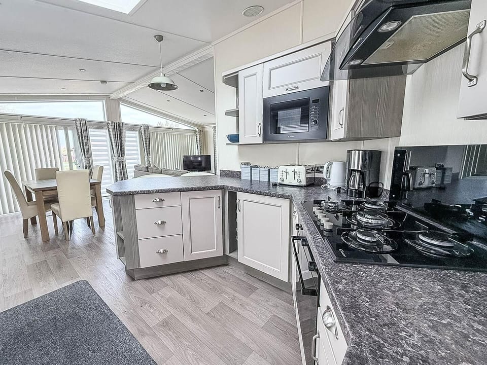This central hub is the perfect setting for your family holidays, offering plenty of room for relaxation after exploring things to do in Hunstanton, such as visiting the Sea Life Centre, Hunstanton.