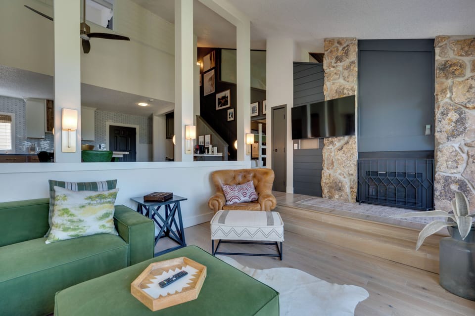 Living Room | 1st Floor | Smart TV | Free WiFi | Electric Heating