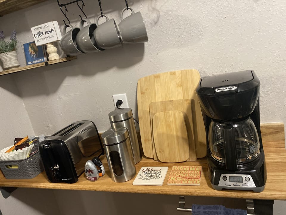Coffee station with toaster