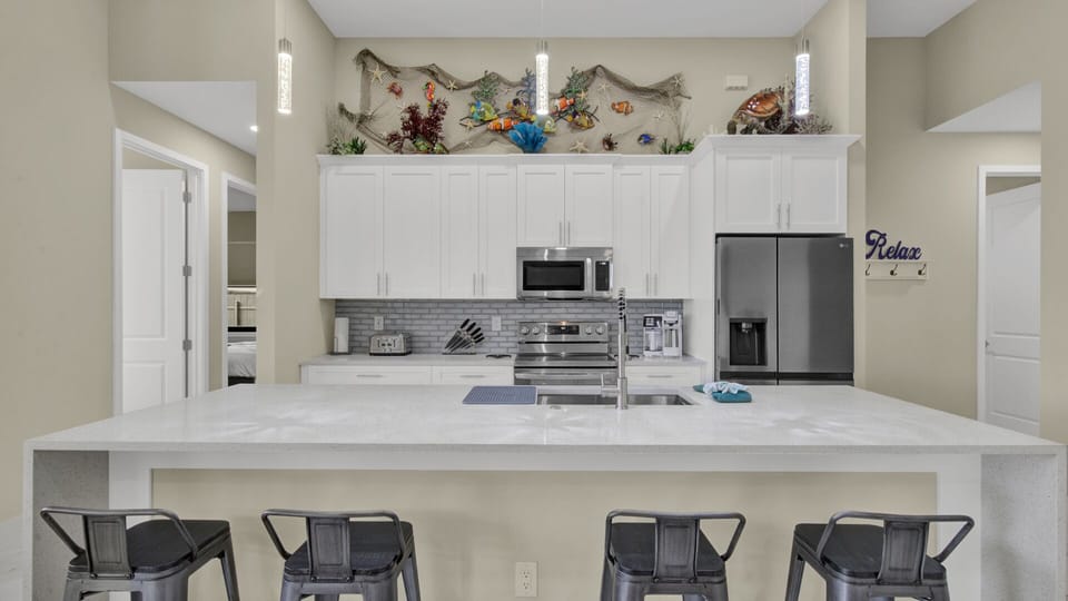 Kitchen with breakfast bar seating