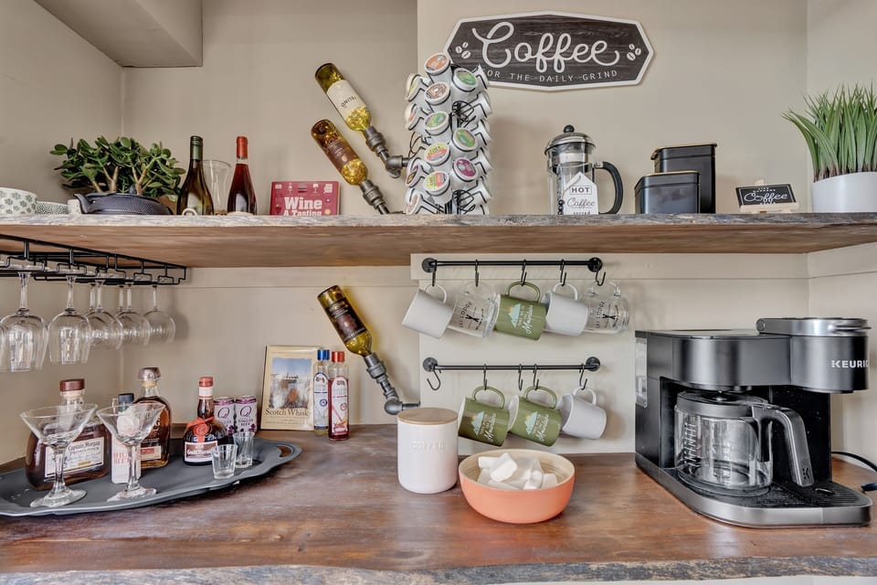 All your coffee needs are covered! The house has a Keurig, drip coffee maker, pour over, and French press available! We also provide tea and coffee