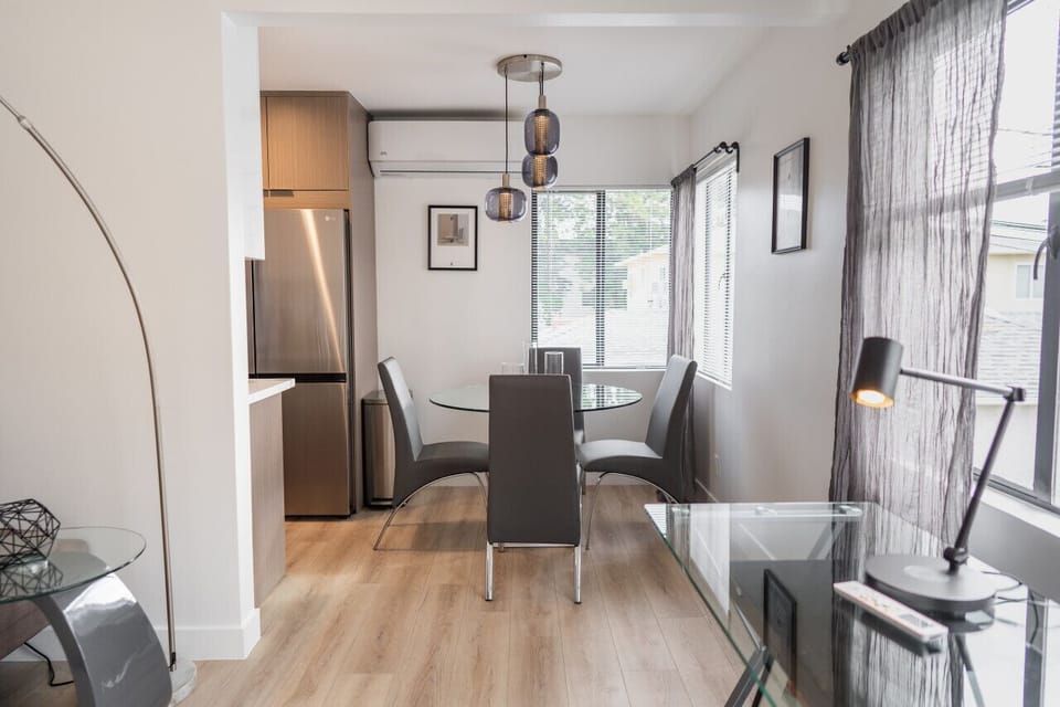 DINING AREA -- View 3D Virtual Tour of the Property Here: https://tinyurl.com/jubbwwad