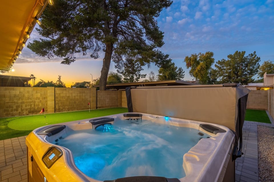 Outdoor spa tub