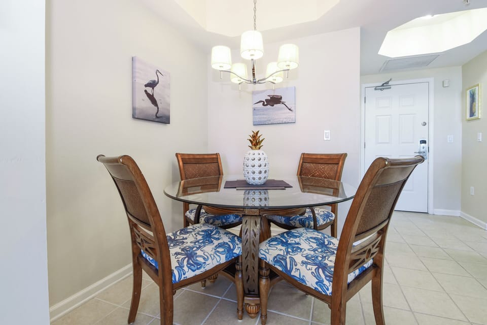 Silver Shells St. Lucia 403- Dining Area