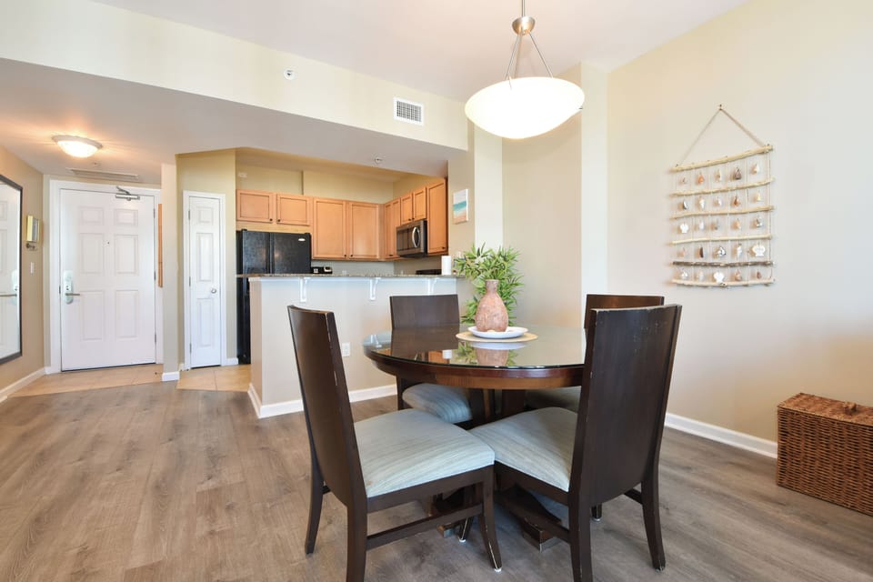 The Palms of Destin 21003  - Dining Area and Kitchen