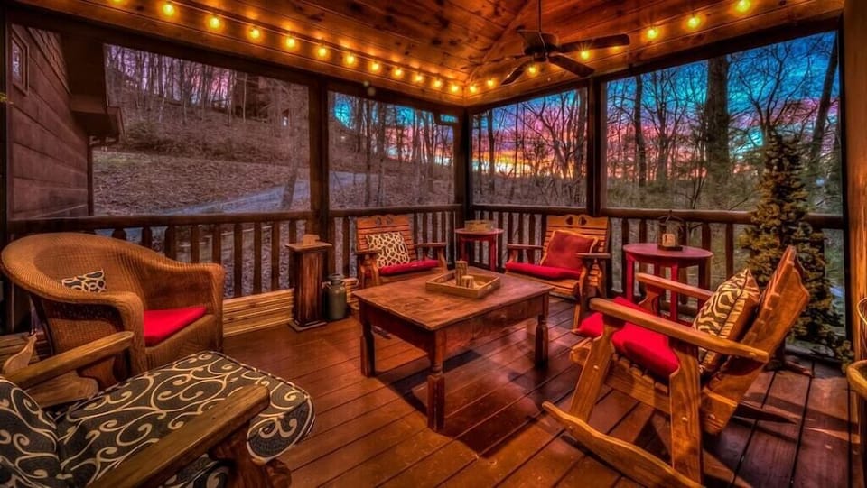 Screened in Porch