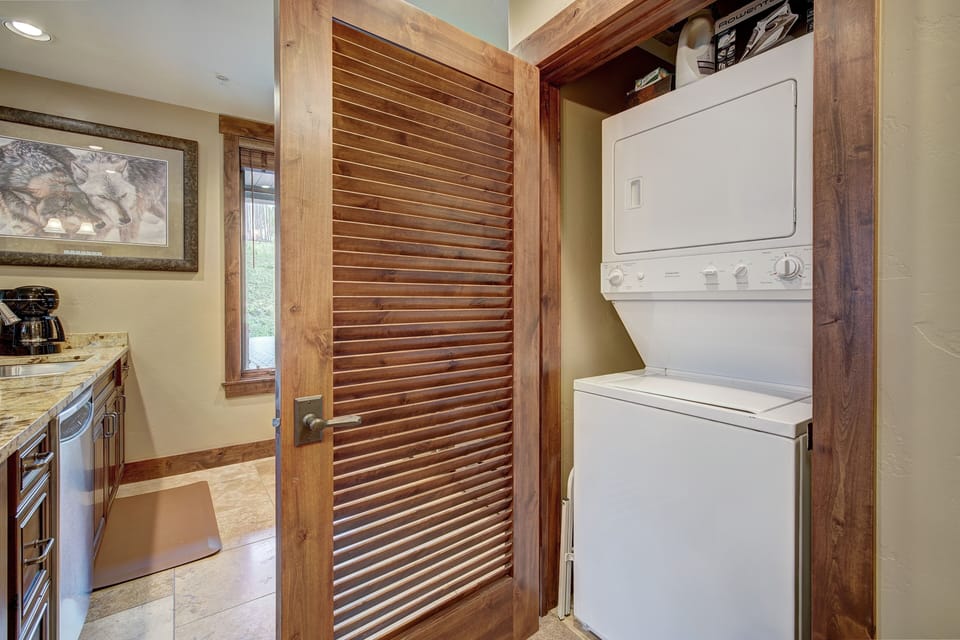 Indoors, Hardwood, Washer, Flooring, Floor