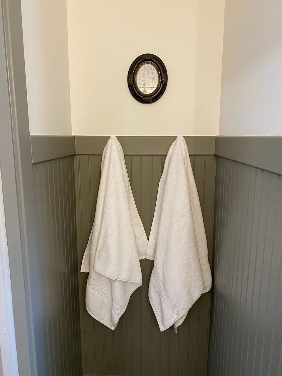 2nd floor main bathroom