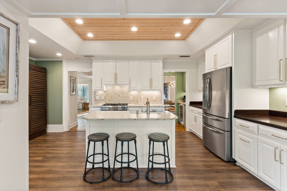 Southern Whipporrwill - Kitchen with stainless appliances