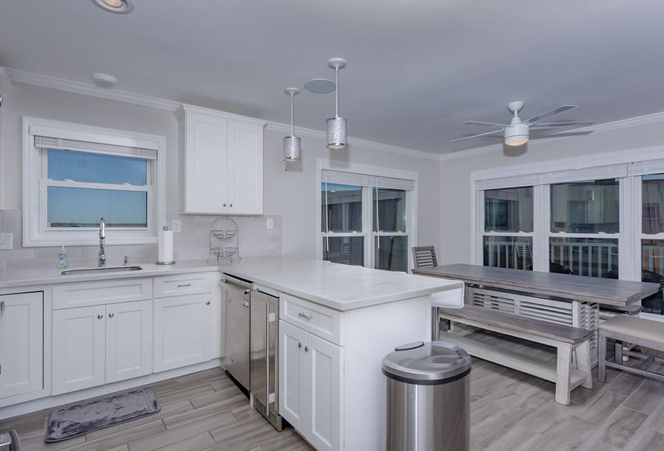 Kitchen w/ ss appliances, ice maker, dishwasher, refrig, elec range/oven, coffee