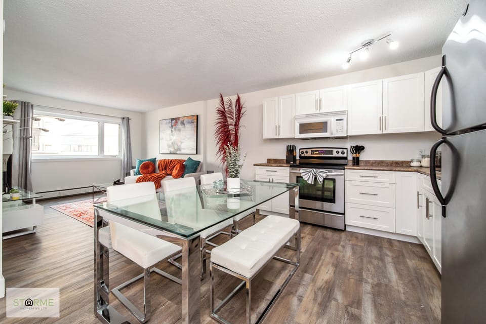 Full stocked kitchen for your comfort and convenience 