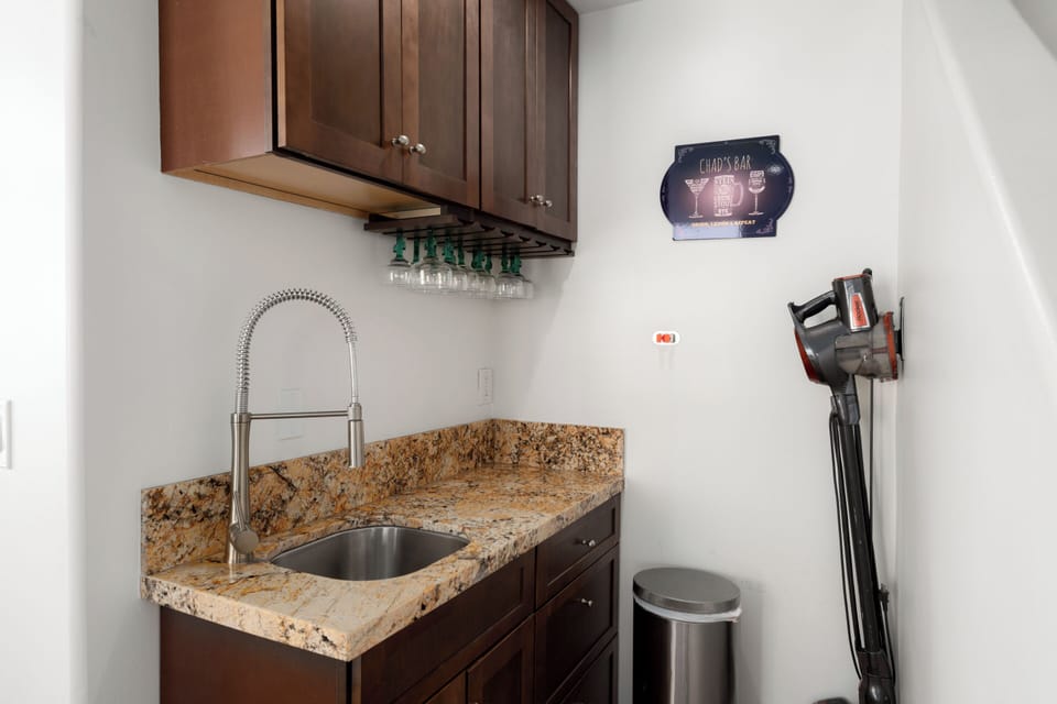 Wet bar