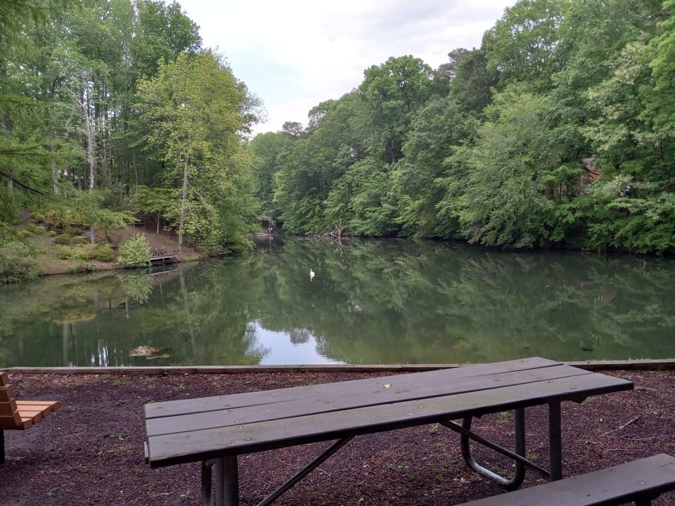 there are picnic areas throughout Kingsmill 