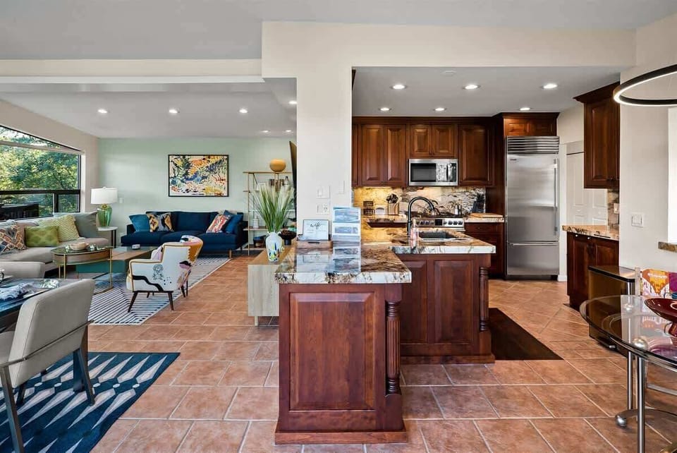 Luxury, fully-equipped kitchen