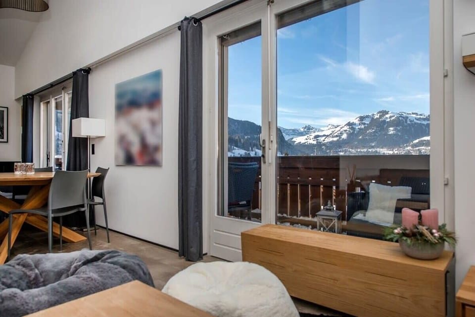 mountain views from sofa 