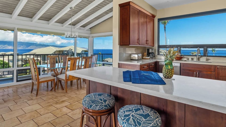 Kapalua Bay Villas #11 B3 - Primary Bedroom Suite Bath - Parrish Maui