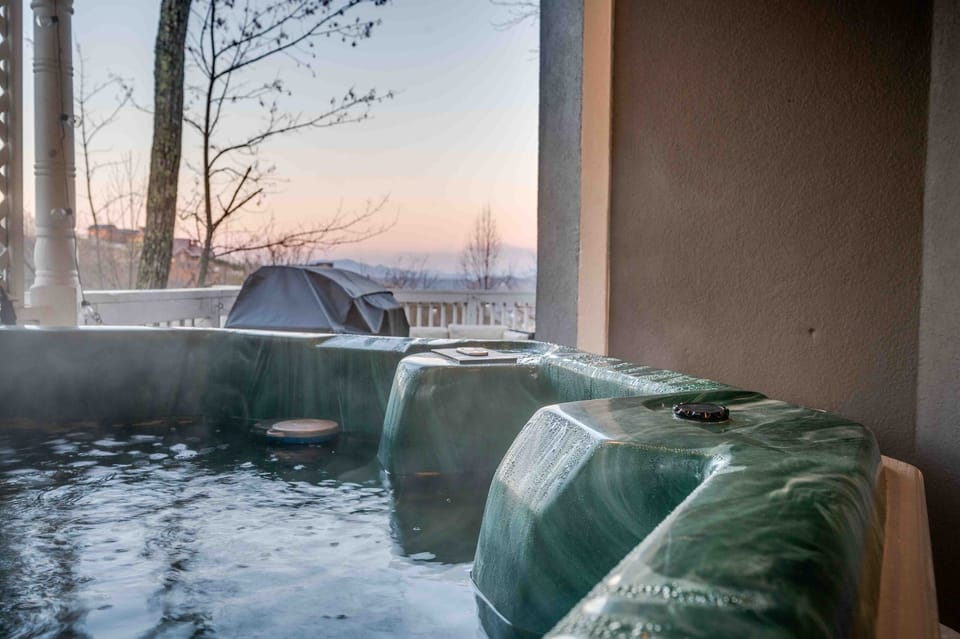 Private hot tub under Smoky Mountain skies