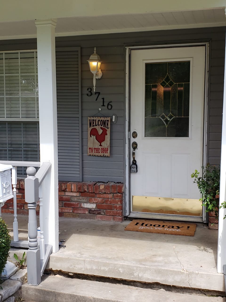 Welcome to the Red Hen!