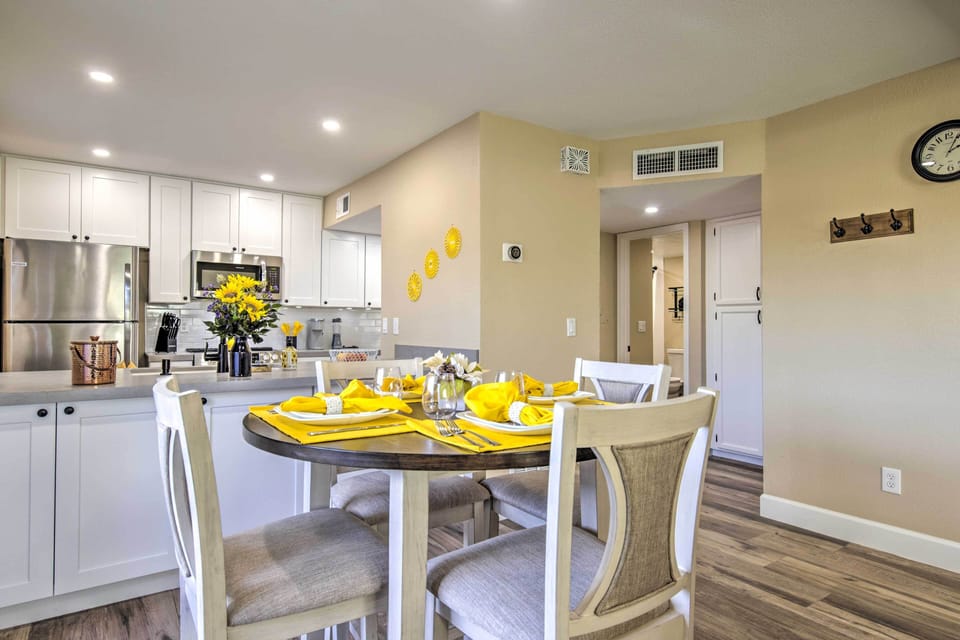 Kitchen & Dining Area